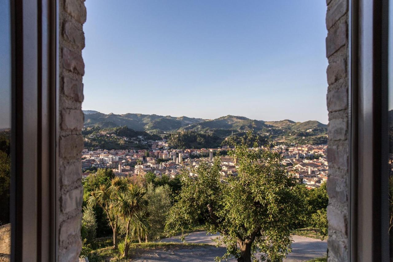 Villa Fortezza Antique Rooms Ascoli Piceno Bagian luar foto